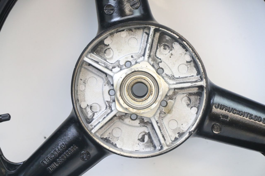 photo de JANTE ARRIÈRE ET PNEU SUZUKI GSX F GSXF 650 (2007 - 2015) - Marquages et références