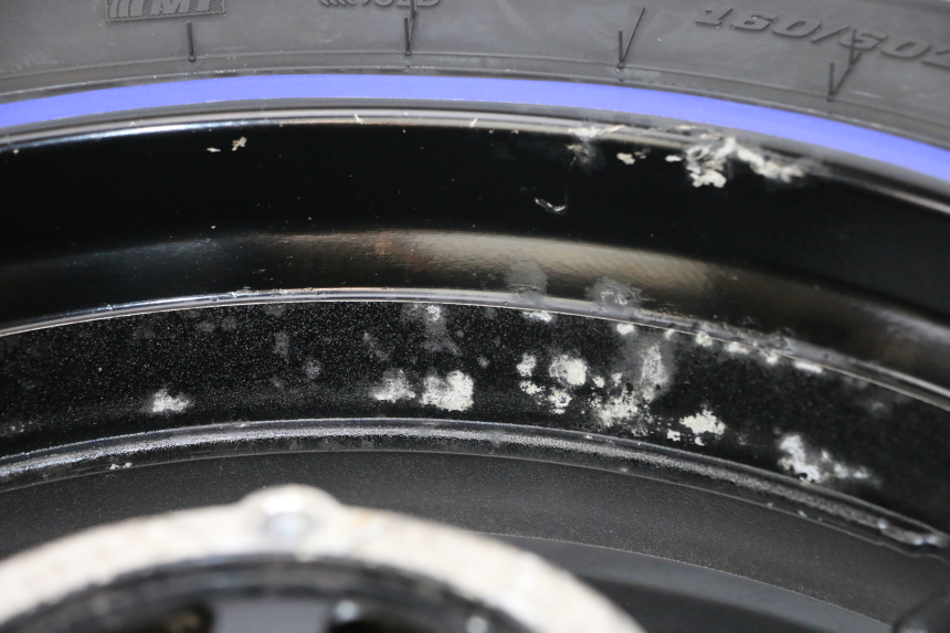 photo de JANTE ARRIÈRE ET PNEU SUZUKI GSX F GSXF 650 (2007 - 2015) - Zoom composants