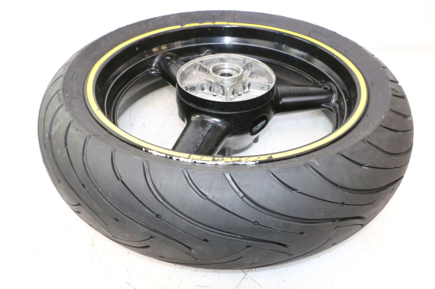 photo de JANTE ARRIÈRE ET PNEU SUZUKI SV S 650 (2003 - 2009) - Autre angle de vue