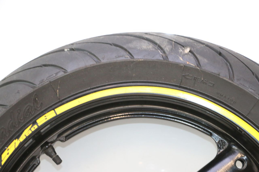photo de JANTE ARRIÈRE ET PNEU SUZUKI SV S 650 (2003 - 2009) - Pièce contrôlée