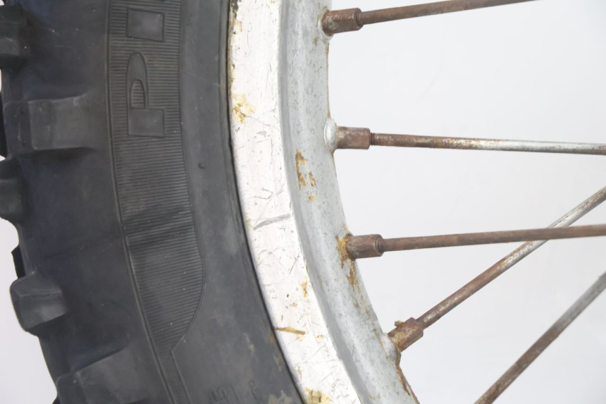 photo de JANTE ARRIÈRE ET PNEU HUSABERG TE 250 (2011 - 2014) - Gros plan technique