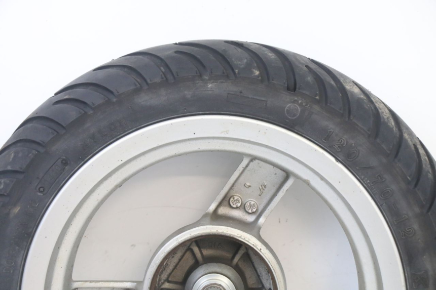 photo de JANTE ARRIÈRE ET PNEU PEUGEOT VIVACITY NEW 2T 50 (2008 - 2017) - État de surface