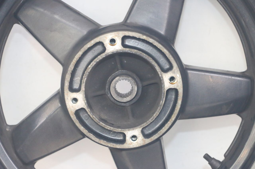 photo de JANTE ARRIÈRE ET PNEU YAMAHA X-MAX XMAX 125 (2010 - 2013) - Marquages et références