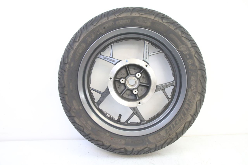 photo de JANTE ARRIÈRE ET PNEU YAMAHA XMAX X-MAX 125 (2021 - 2025) - Vue principale