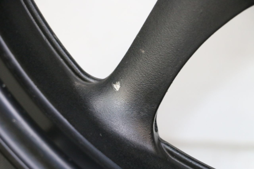 photo de JANTE ARRIÈRE ET PNEU YAMAHA XJ6 ABS 600 (2008 - 2016) - Vue produit