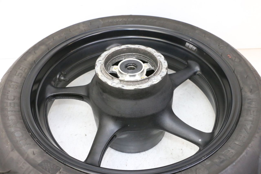 photo de JANTE ARRIÈRE ET PNEU YAMAHA XJ6 ABS 600 (2008 - 2016) - Autre angle de vue