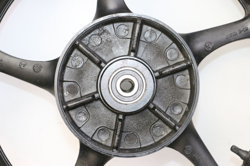 photo de JANTE ARRIÈRE ET PNEU YAMAHA XJ6 ABS 600 (2008 - 2016) - Marquages et références