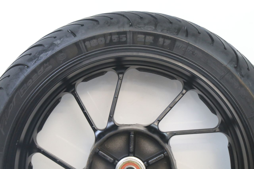 photo de JANTE ARRIÈRE ET PNEU YAMAHA TRACER 7 700 (2020 - 2024) - Zoom état d’usage