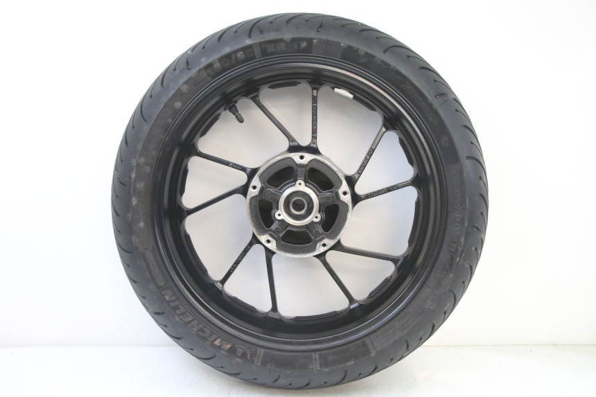 photo de JANTE ARRIÈRE ET PNEU YAMAHA TRACER 7 700 (2020 - 2024) - Vue d’ensemble