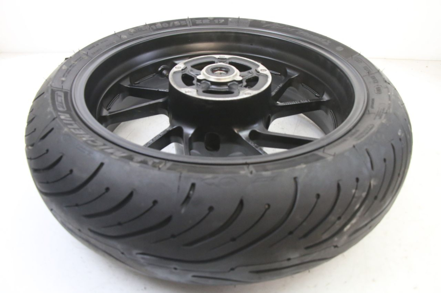 photo de JANTE ARRIÈRE ET PNEU YAMAHA TRACER 7 700 (2020 - 2024) - Points de fixation