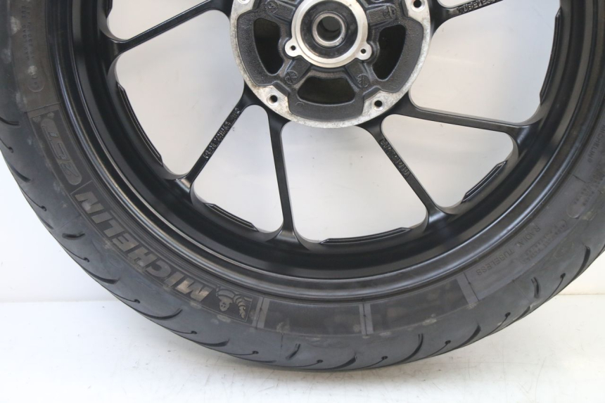 photo de JANTE ARRIÈRE ET PNEU YAMAHA TRACER 7 700 (2020 - 2024) - Pièce contrôlée