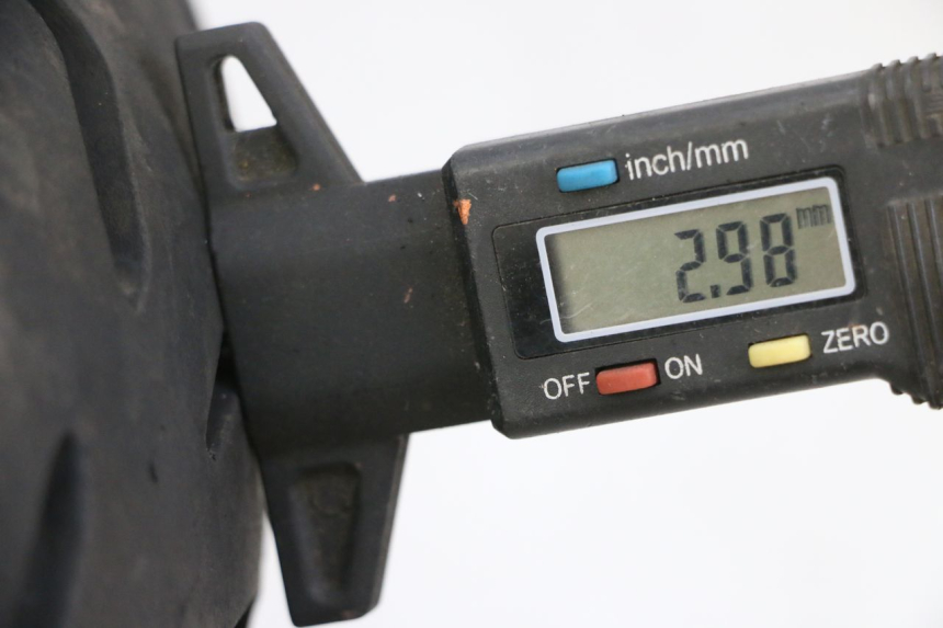 photo de JANTE ARRIÈRE ET PNEU YAMAHA YP MAJESTY 125 (2002 - 2006) - Détail de la pièce