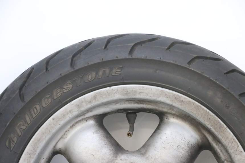 photo de JANTE ARRIÈRE ET PNEU YAMAHA YP MAJESTY 125 (2002 - 2006) - Inspection visuelle