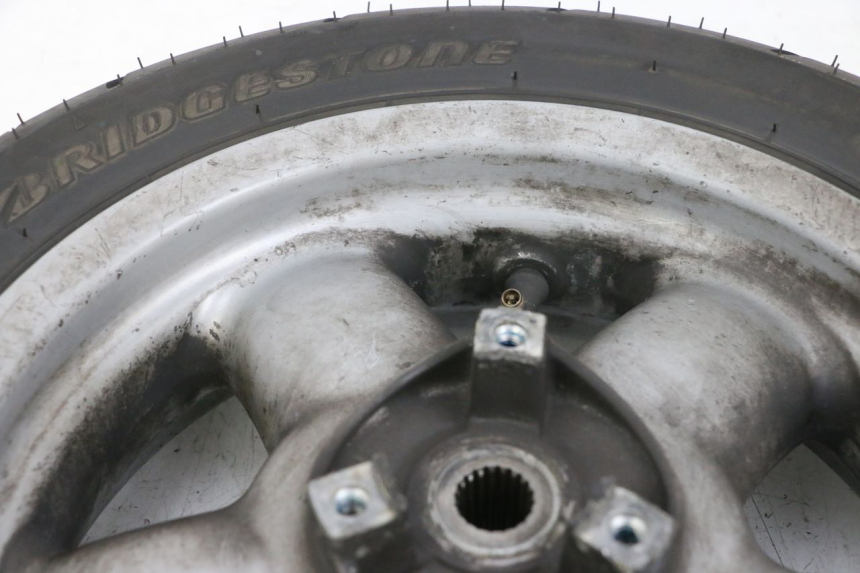 photo de JANTE ARRIÈRE ET PNEU YAMAHA YP MAJESTY 125 (2002 - 2006) - Pièce contrôlée