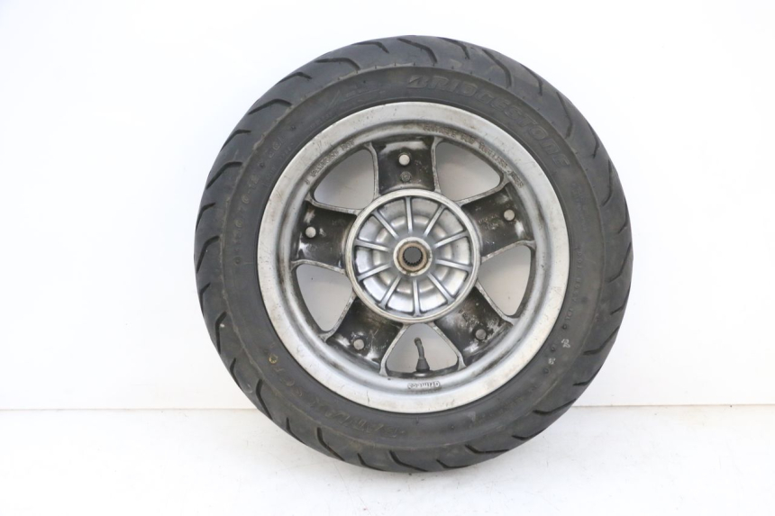 photo de JANTE ARRIÈRE ET PNEU YAMAHA YP MAJESTY 125 (2002 - 2006) - Marquages et références