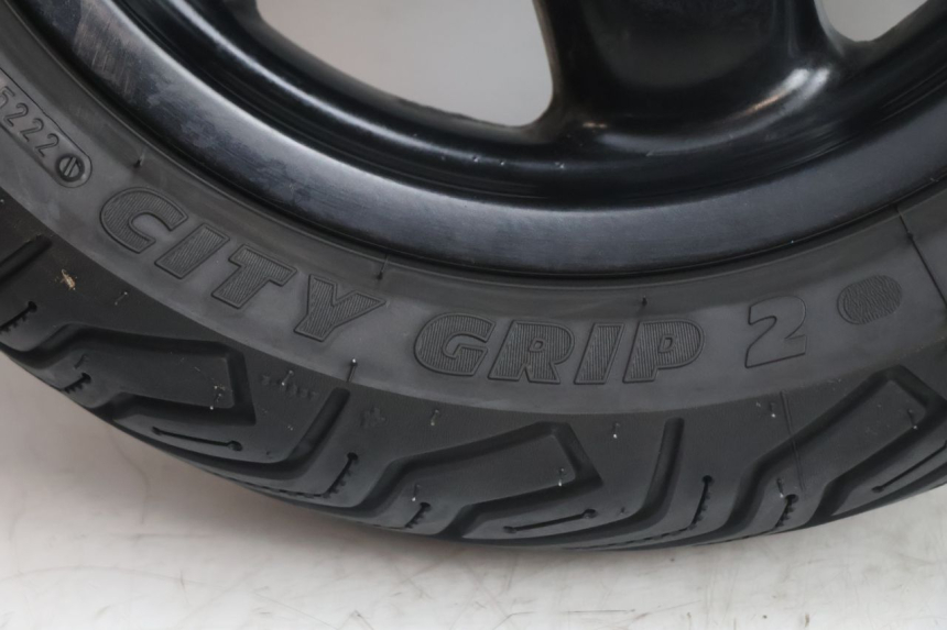 photo de JANTE ARRIÈRE ET PNEU YAMAHA YP MAJESTY 125 (2002 - 2006) - Angle alternatif