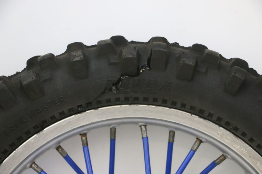 photo de JANTE ARRIÈRE ET PNEU YAMAHA YZ 85 (2002 - 2018) - Marquages et références