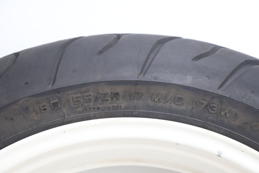 photo de JANTE ARRIÈRE ET PNEU YAMAHA YZF R GENESIS 750 (1993 - 1998) - Inspection visuelle
