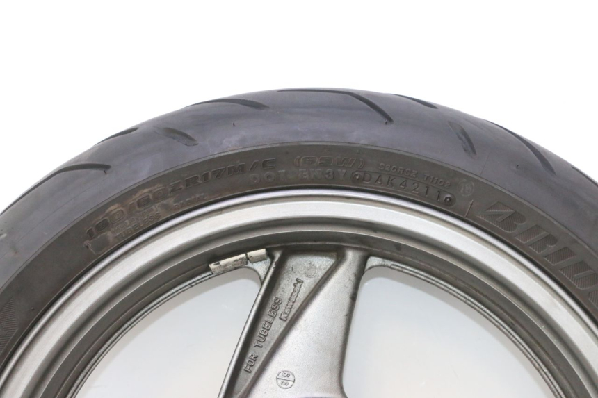 photo de JANTE ARRIÈRE ET PNEU KAWASAKI ZZR 600 (1995 - 2004) - Zoom état d’usage