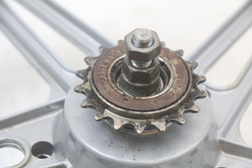 photo de JANTE ARRIERE PEUGEOT 103 VOGUE VS2 50 (2004 - 2017) - Zoom état d’usage