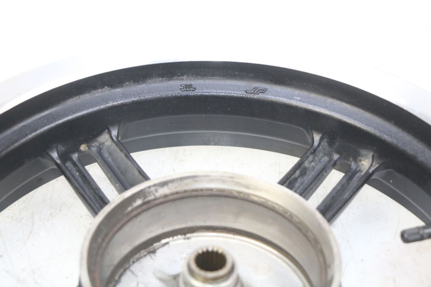 photo de JANTE ARRIERE KYMCO AGILITY 16+ 4T 50 (2018 - 2023) - Détails caractéristiques