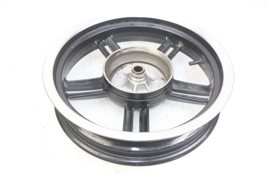 photo de JANTE ARRIERE KYMCO AGILITY 16+ 4T 50 (2018 - 2023) - Zoom composants