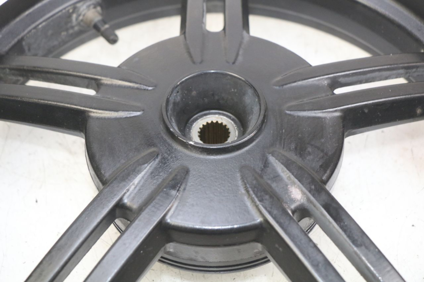 photo de JANTE ARRIERE KYMCO AGILITY 16+ 4T 50 (2018 - 2023) - Marquages et références