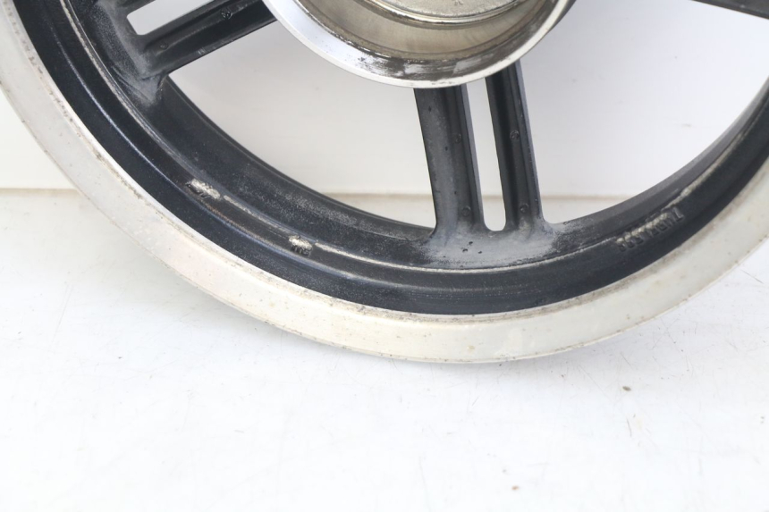 photo de JANTE ARRIERE KYMCO AGILITY 16+ 4T 50 (2018 - 2023) - Zoom état d’usage