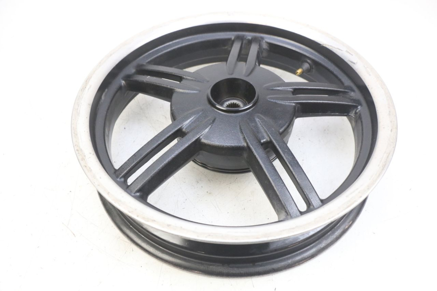 photo de JANTE ARRIERE KYMCO AGILITY 16+ 4T 50 (2018 - 2023) - Pièce contrôlée