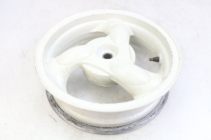 photo de JANTE ARRIERE KYMCO AGILITY 4T 50 (2005 - 2018) - Vue rapprochée