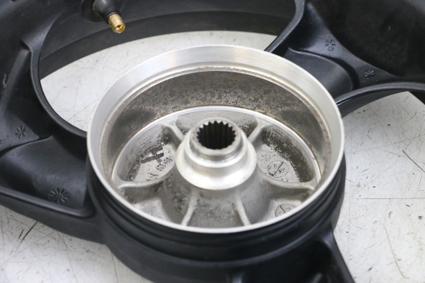 photo de JANTE ARRIERE KYMCO AGILITY FR 2T 50 (2012 - 2017) - Zoom composants