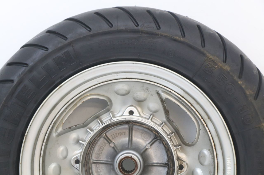 photo de JANTE ARRIERE KYMCO AGILITY PREMIUM 50 (2007 - 2010) - Points de fixation