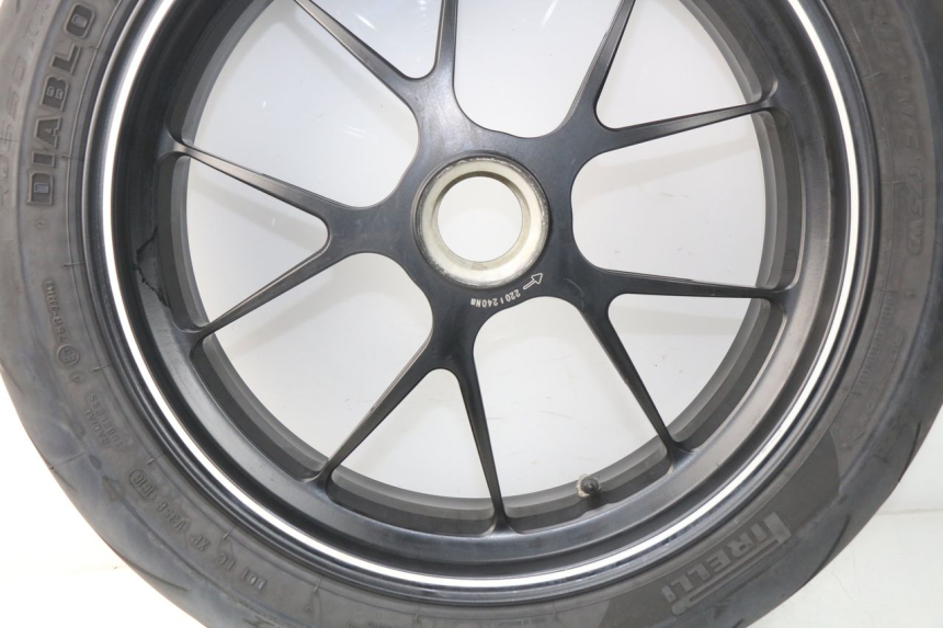 photo de JANTE ARRIERE MV AGUSTA BRUTALE R WALLY 910 (2008 - 2008) - Vue rapprochée