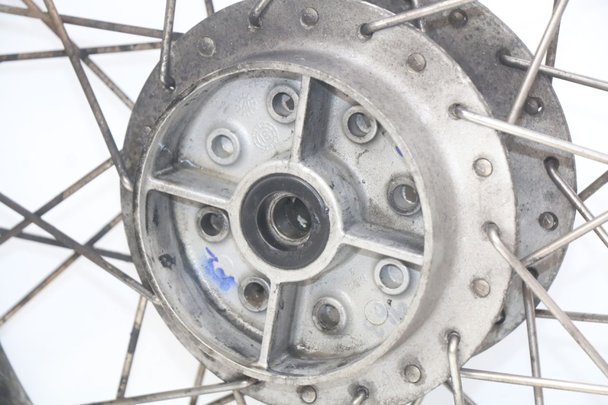 photo de JANTE ARRIERE ROYAL ENFIELD BULLET CLASSIC 500 (2017 - 2020) - Vue rapprochée