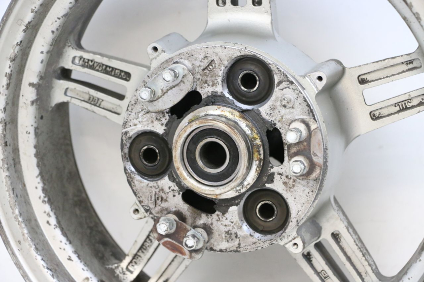 photo de JANTE ARRIERE SUZUKI BURGMAN EXECUTIVE ABS 650 (2006 - 2012) - Vue d’ensemble