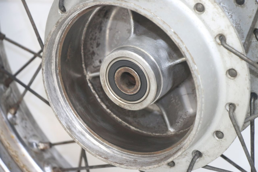 photo de JANTE ARRIERE HONDA CA REBEL 125 (1995 - 2001) - Angle alternatif