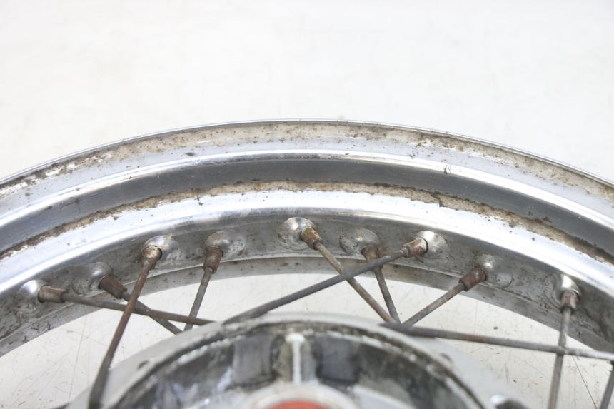 photo de JANTE ARRIERE HONDA CA REBEL 125 (1995 - 2001) - Gros plan technique