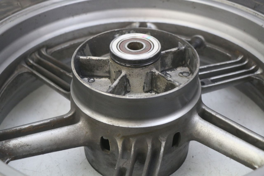 photo de JANTE ARRIERE HONDA CBF 500 (2004 - 2007) - Gros plan technique