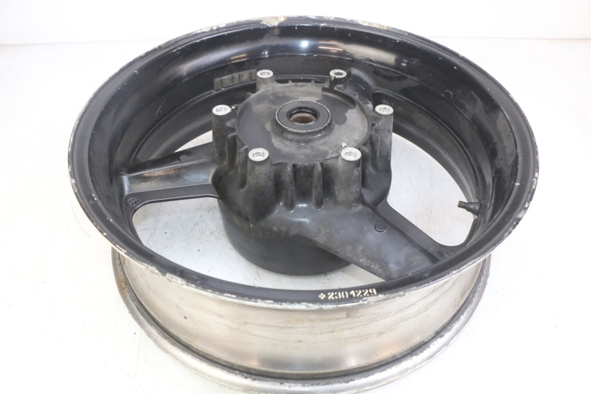 photo de JANTE ARRIERE HONDA CBR F SC25 1000 (1989 - 1992) - Zoom état d’usage