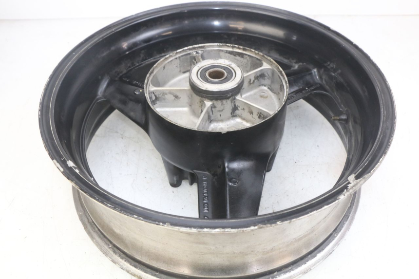 photo de JANTE ARRIERE HONDA CBR F SC25 1000 (1989 - 1992) - État de surface