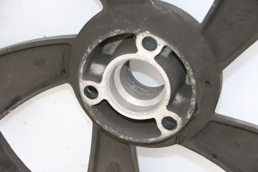 photo de JANTE ARRIERE PEUGEOT CITYSTAR 50 (2013 - 2017) - Points de fixation