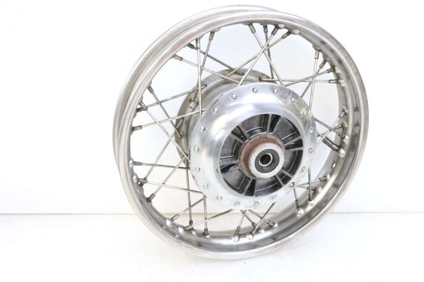 photo de JANTE ARRIERE APRILIA CLASSIC 125 (1995 - 2001) - Détails caractéristiques