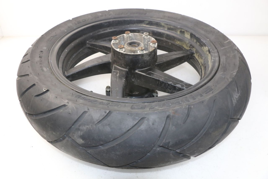 photo de JANTE ARRIERE HYOSUNG COMET GTR 125 (2007 - 2014) - Gros plan technique