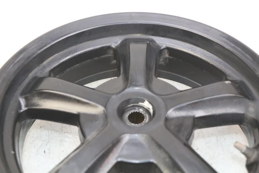 photo de JANTE ARRIERE SYM CROX 4T 50 (2016 - 2023) - Détails caractéristiques