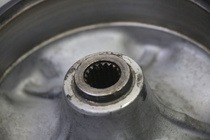 photo de JANTE ARRIERE YAMAHA CYGNUS X INJECTION 125 (2007 - 2013) - Détails caractéristiques