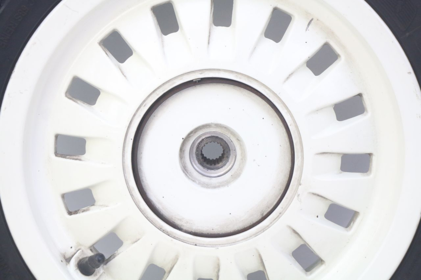 photo de JANTE ARRIERE PEUGEOT DJANGO 2T 50 (2014 - 2019) - Points de fixation