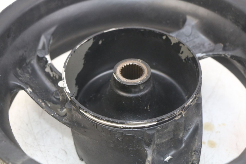 photo de JANTE ARRIERE HONDA FES PANTHEON 125 (2003 - 2007) - Points de fixation