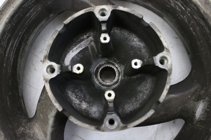 photo de JANTE ARRIERE HONDA FES S-WING SWING ABS 125 (2007 - 2015) - Zoom état d’usage