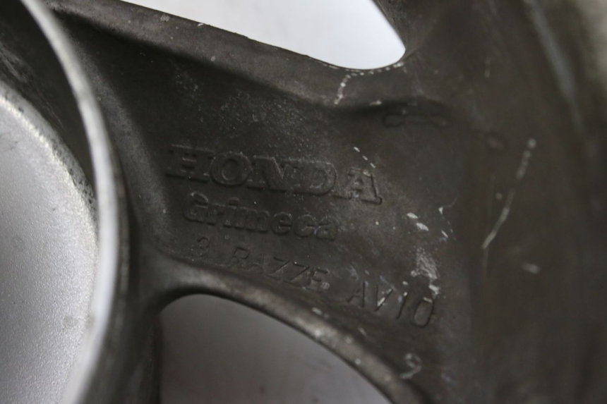 photo de JANTE ARRIERE HONDA FES S-WING SWING ABS 125 (2007 - 2015) - Points de fixation