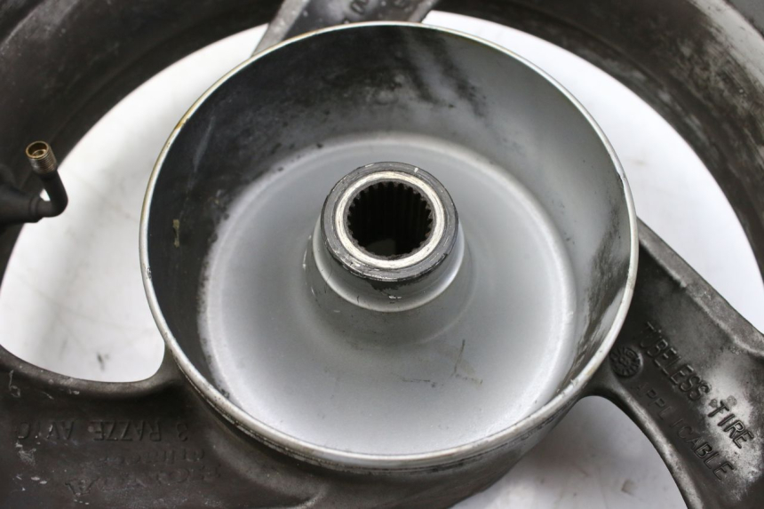 photo de JANTE ARRIERE HONDA FES S-WING SWING ABS 125 (2007 - 2015) - État de surface